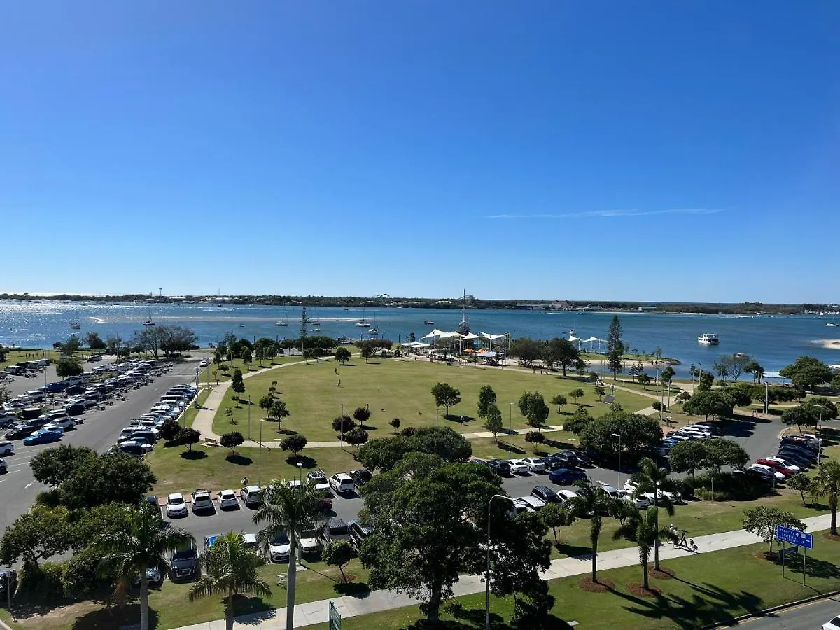 Ocean View Apartments At The Heart Of Gold Coast location