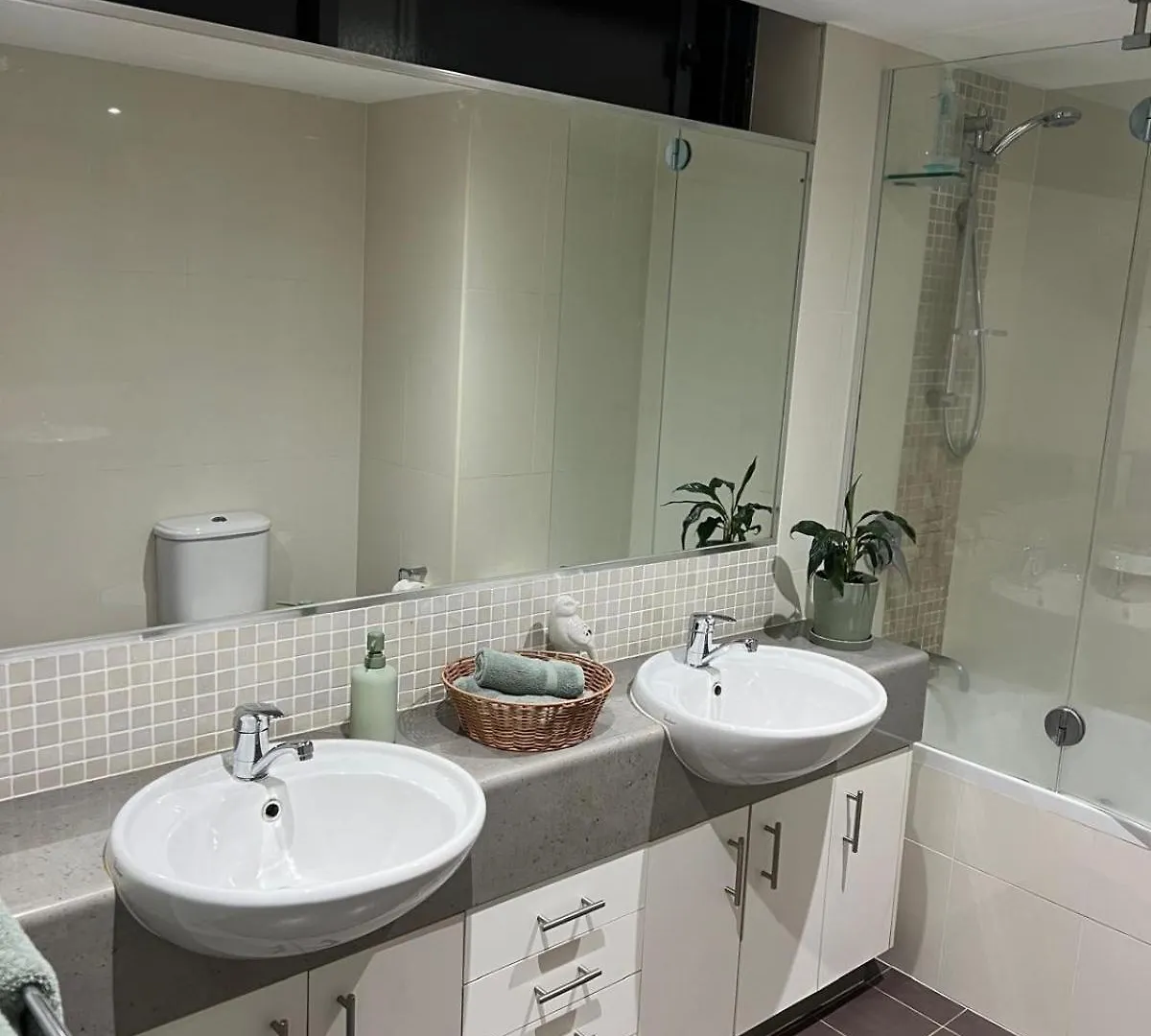 Ocean View Apartments At The Heart Of Gold Coast